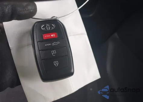 2024 Toyota Grand Highlander Xle/Limited/Platinum z USA, uszkodzony, nr VIN 5TDAAAB51RS055714